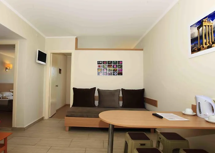 Sun City Apartments & Hotel